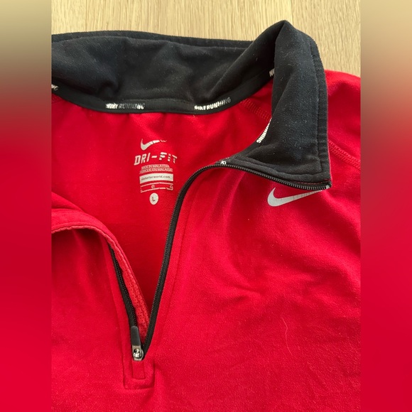 Men’s Nike Dri-Fit 1/4 Zip Red Long Sleeve Shirt - Size Large - Picture 3 of 3